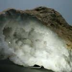 SUPER SIZE Quartz Geode ~13cm