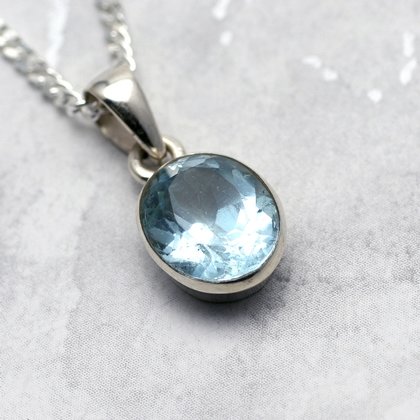 Blue Topaz & Silver Pendant - Faceted Oval 13mm