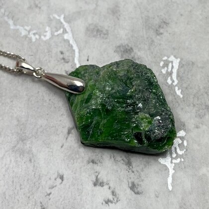 Chromian Diopside Healing Crystal 925 Silver Pendant ~32mm