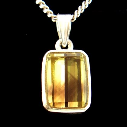 Green Gold Phantom Quartz & Silver Pendant - 16mm