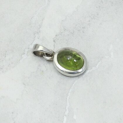 Peridot 925 Silver Oval Pendant ~11mm