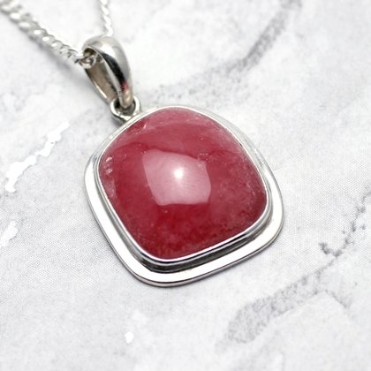 ATTRACTIVE Rhodochrosite & Silver Pendant - Freeform 23mm