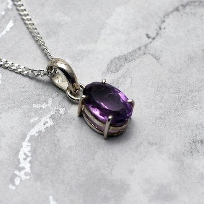 Siberian Amethyst Oval Pendant  ~13mm