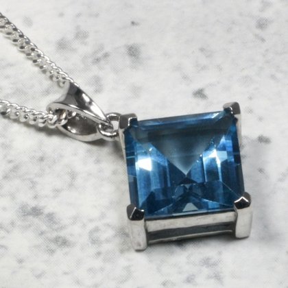 Siberian Aquamarine Square Pendant ~15mm