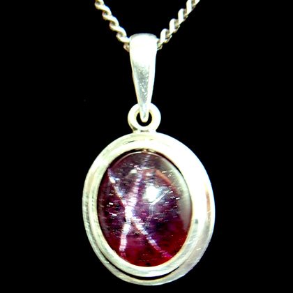 Star Garnet & Silver Pendant - 19mm