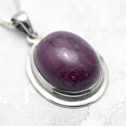 Star Sapphire & Silver Pendant ~19mm