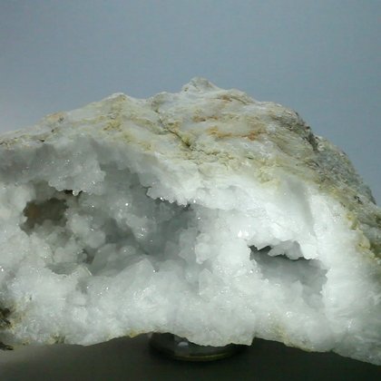 SUPER SIZE Quartz Geode ~14cm