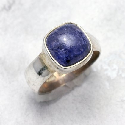 Tanzanite & Silver Ring ~ 8 US Ring Size , Q UK Ring Size